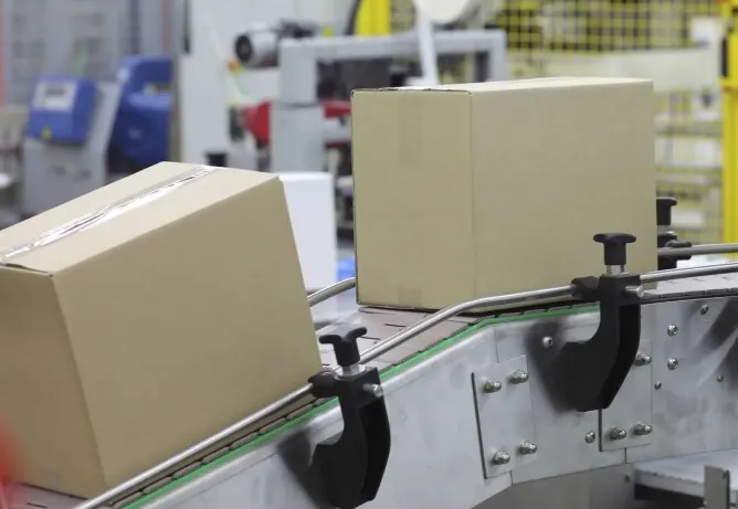 Jakie zalety oferują polscy producenci maszyn pakujących?